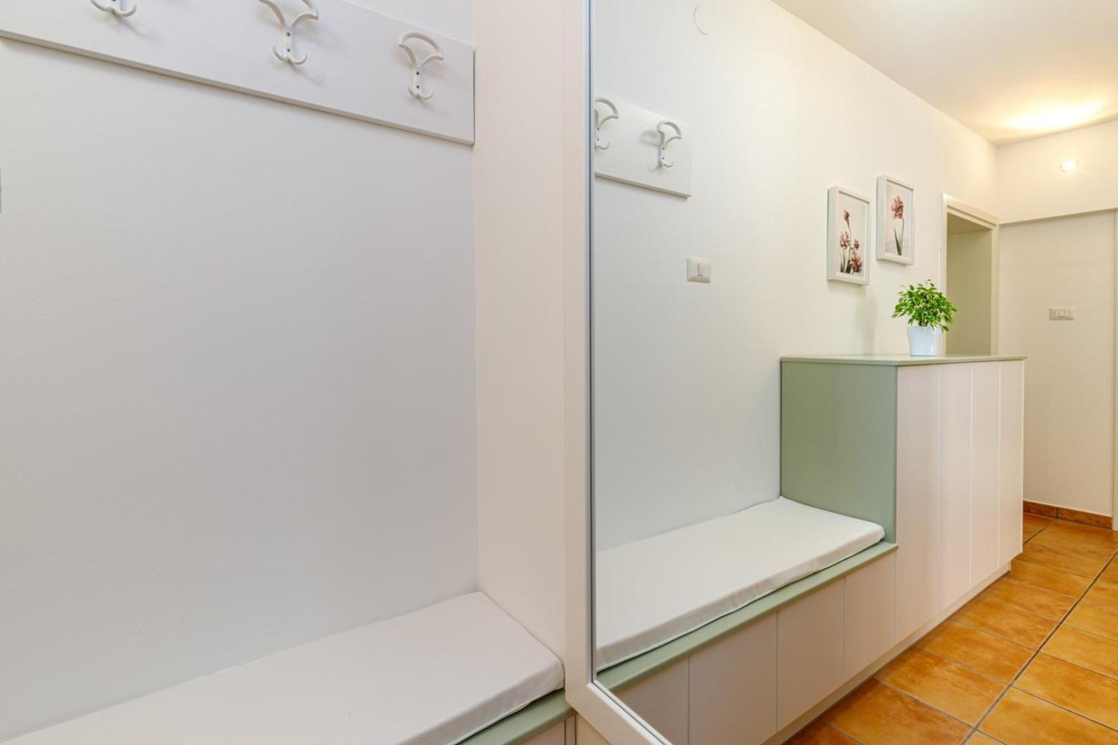 Apartments Lavizatic Porec Room photo